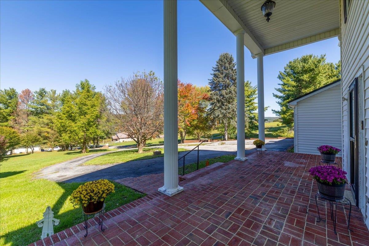 350 Valley View Lane Bland VA 24315