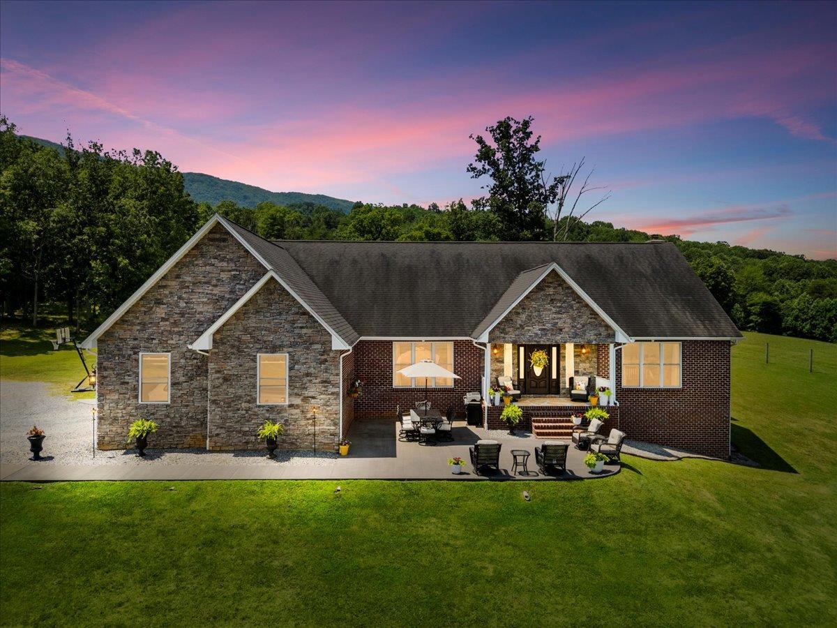 398 Penvir Road Narrows VA 24124