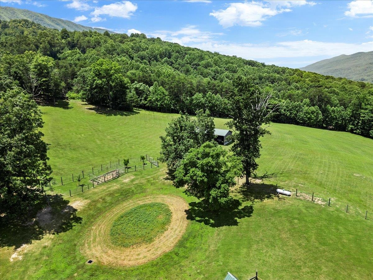 398 Penvir Road Narrows VA 24124