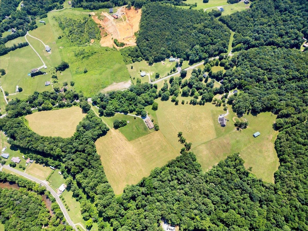 398 Penvir Road Narrows VA 24124