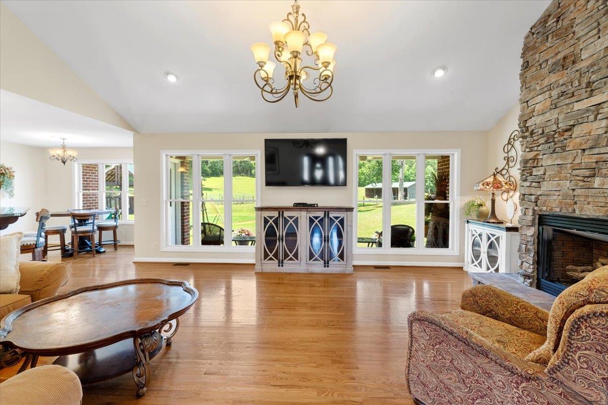 398 Penvir Road Narrows VA 24124