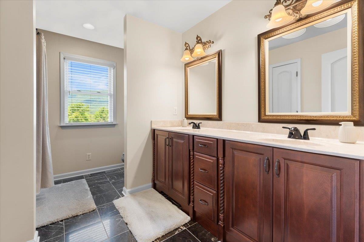 398 Penvir Road Narrows VA 24124