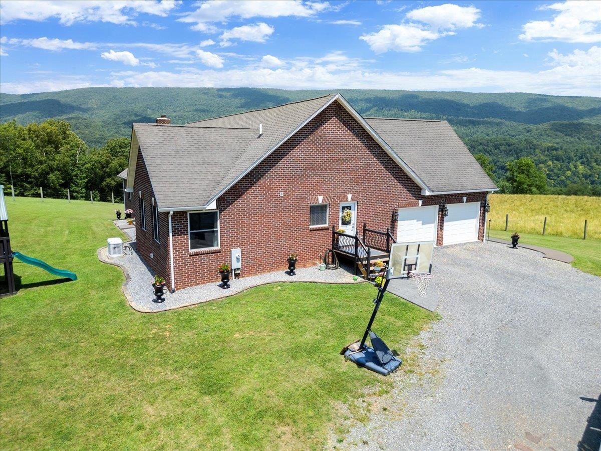398 Penvir Road Narrows VA 24124