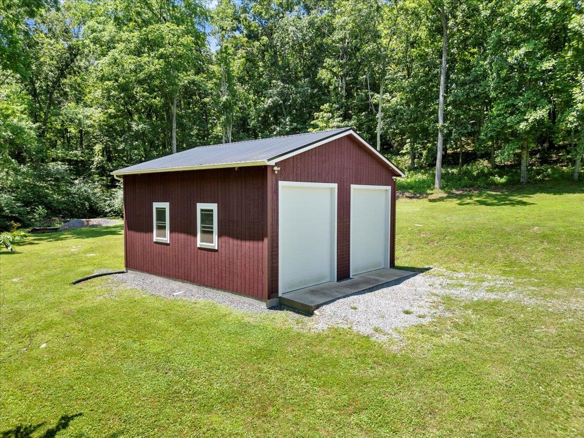 398 Penvir Road Narrows VA 24124