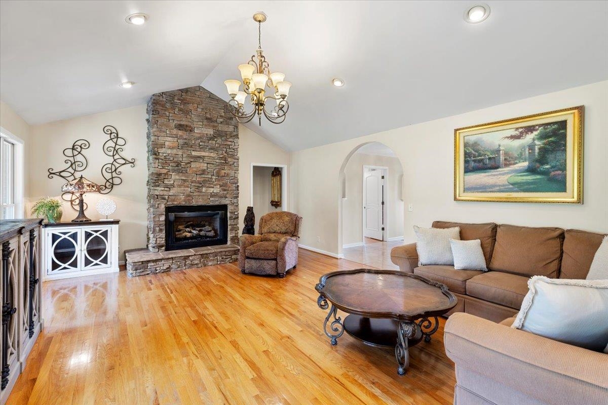 398 Penvir Road Narrows VA 24124