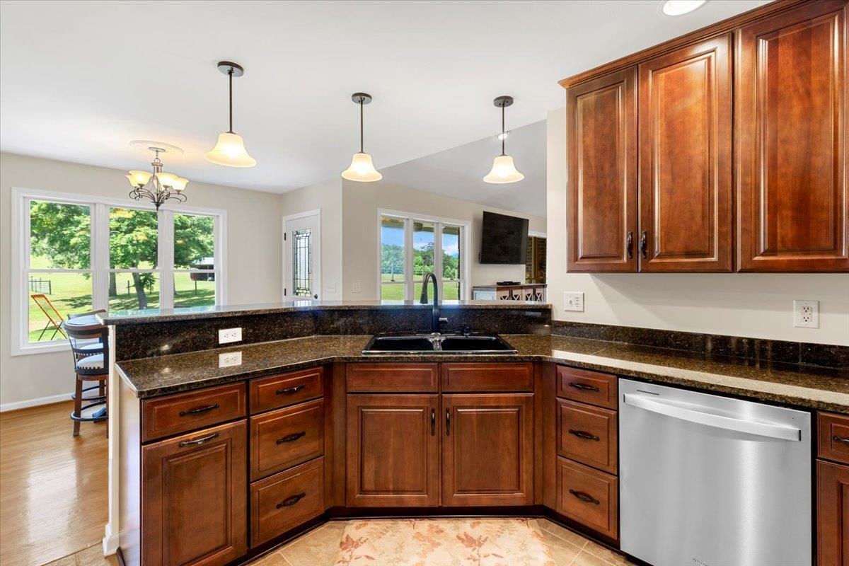 398 Penvir Road Narrows VA 24124