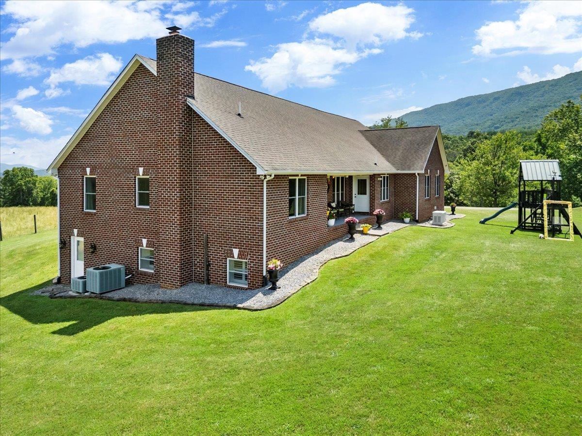 398 Penvir Road Narrows VA 24124