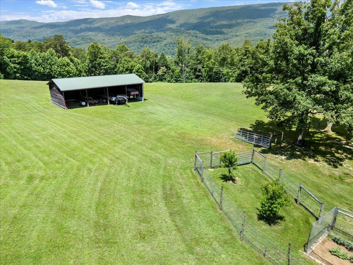 398 Penvir Road Narrows VA 24124