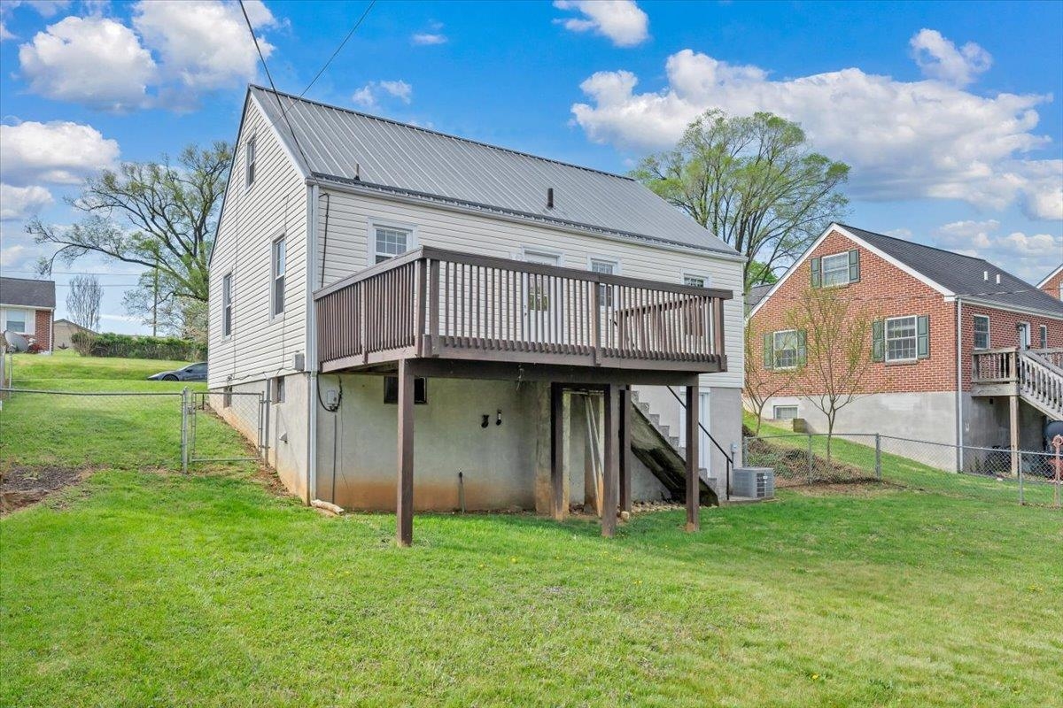 203 Arnold Avenue Radford VA 24141