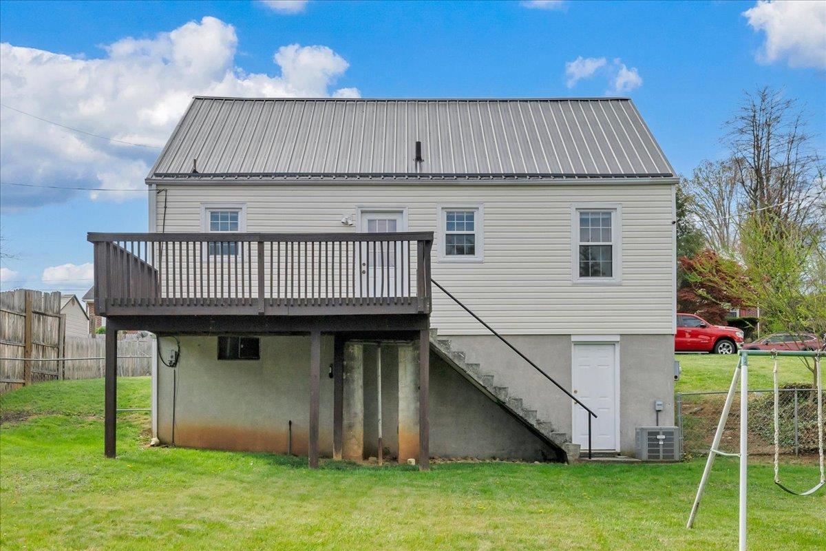 203 Arnold Avenue Radford VA 24141