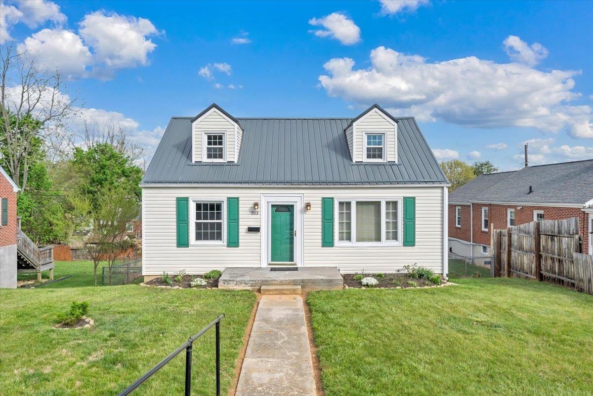 203 Arnold Avenue Radford VA 24141