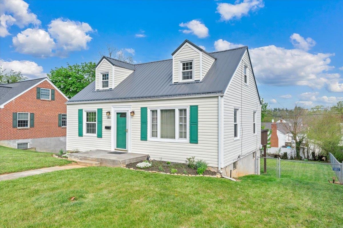 203 Arnold Avenue Radford VA 24141
