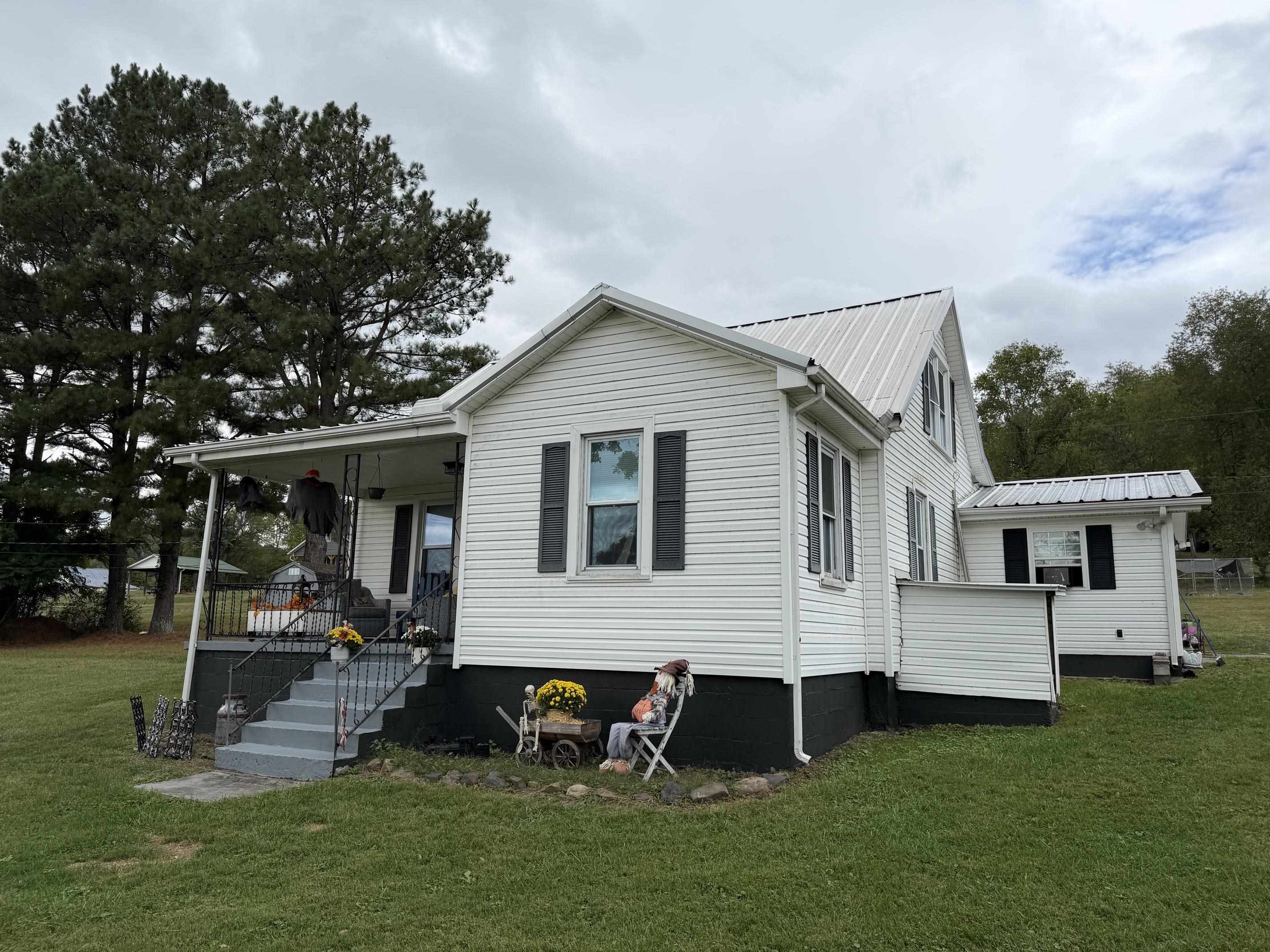 8033 Church Hill Lane Parrott VA 24132