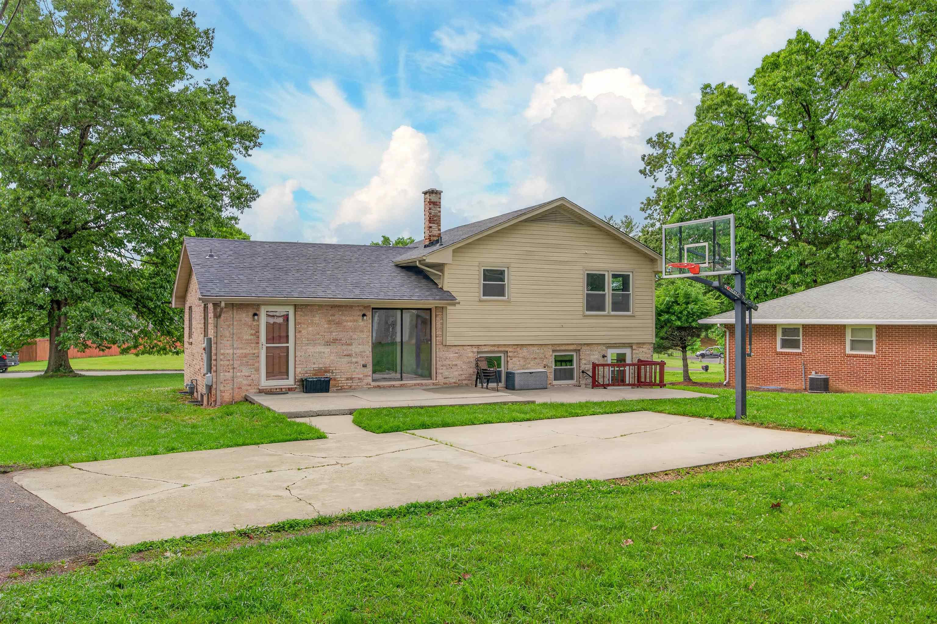 1230 Preston Street Radford VA 24141