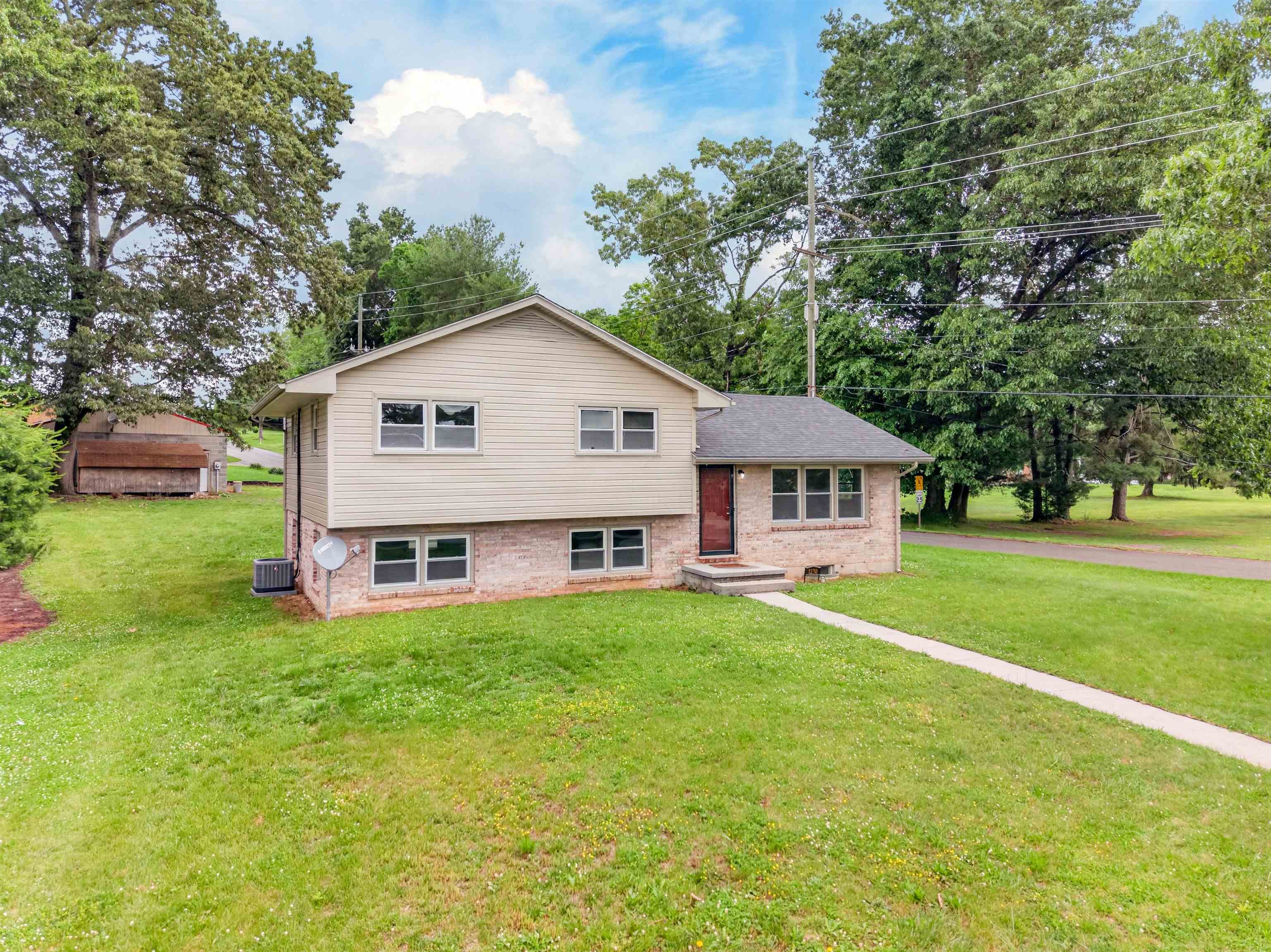 1230 Preston Street Radford VA 24141