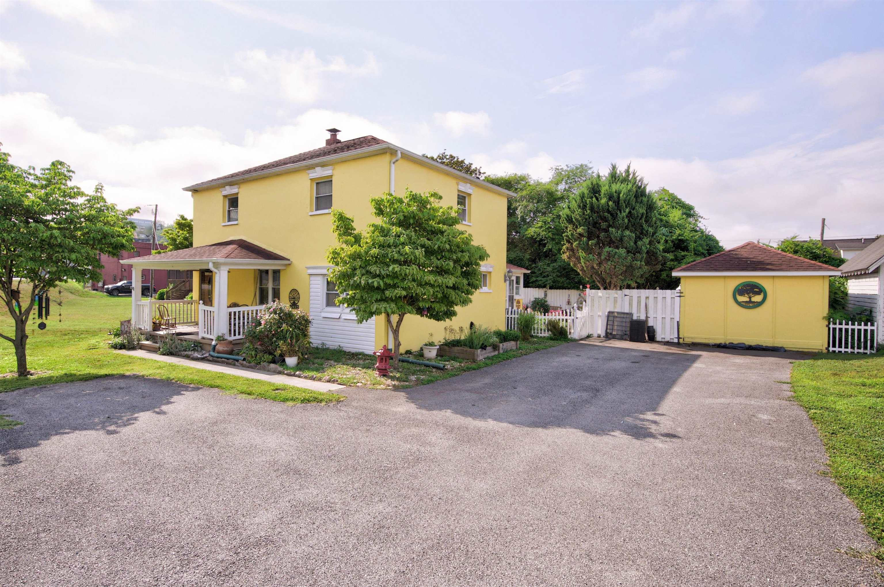 5932 Virginia Avenue Pembroke VA 24136