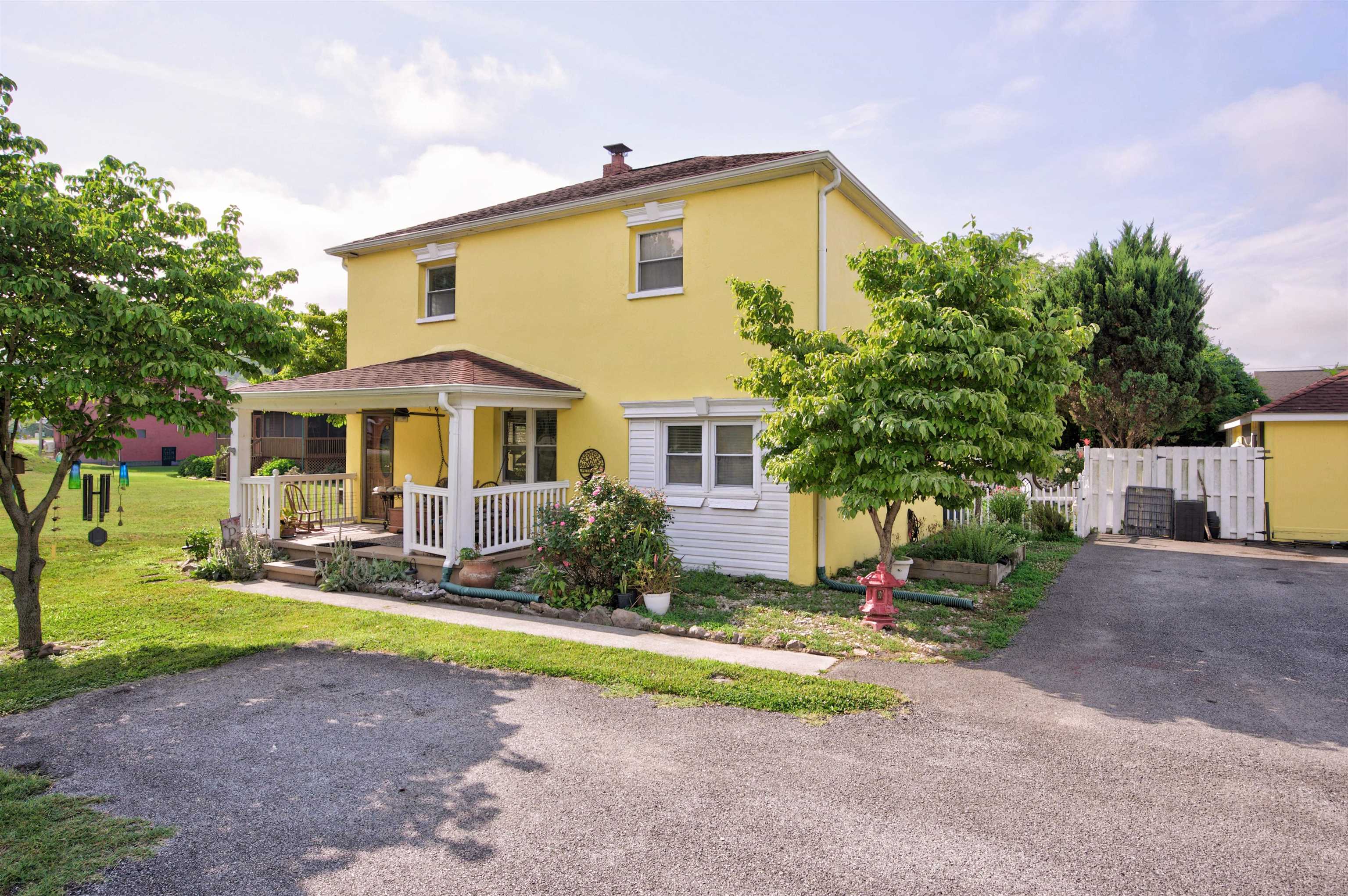 5932 Virginia Avenue Pembroke VA 24136