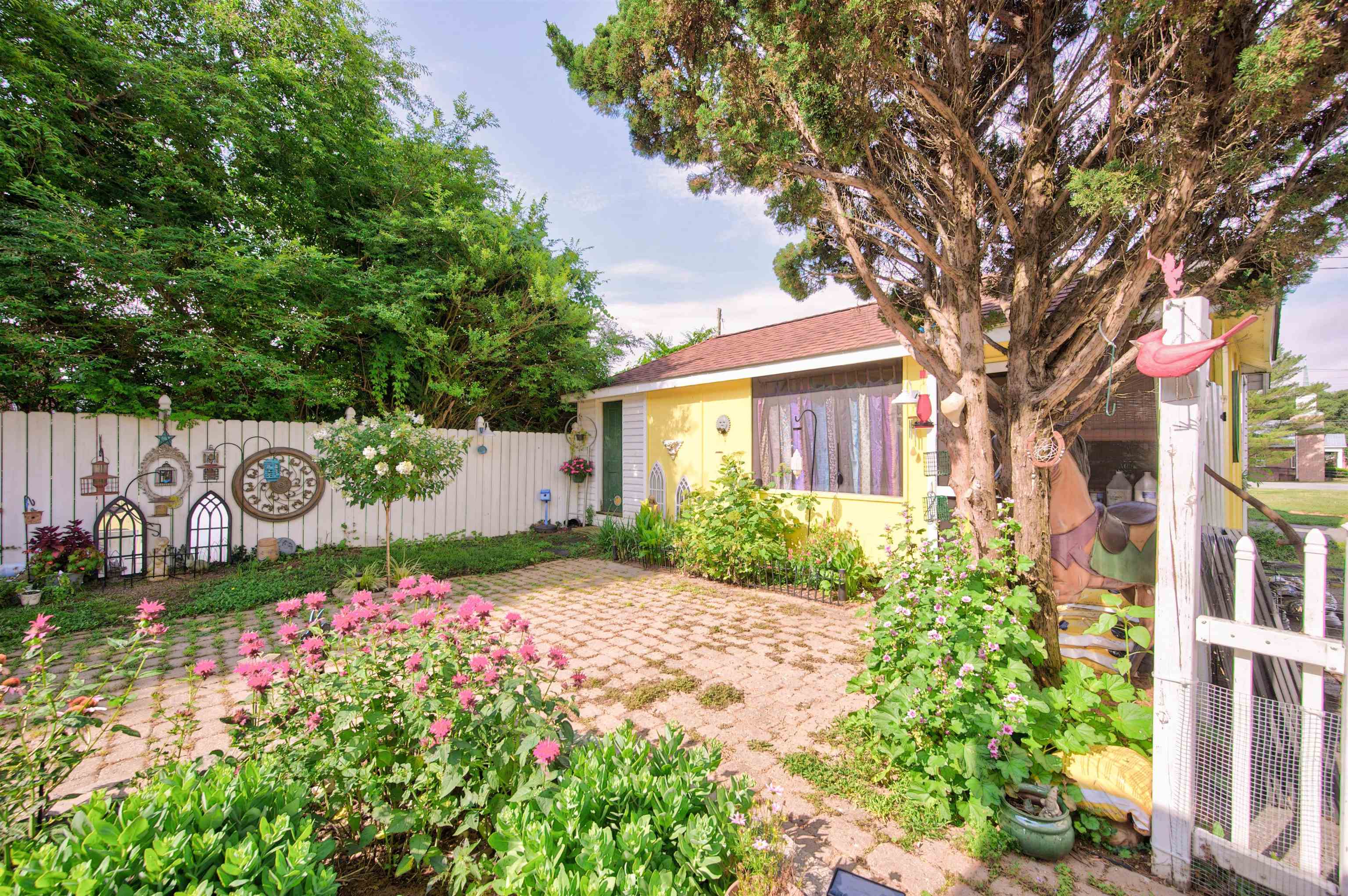 5932 Virginia Avenue Pembroke VA 24136