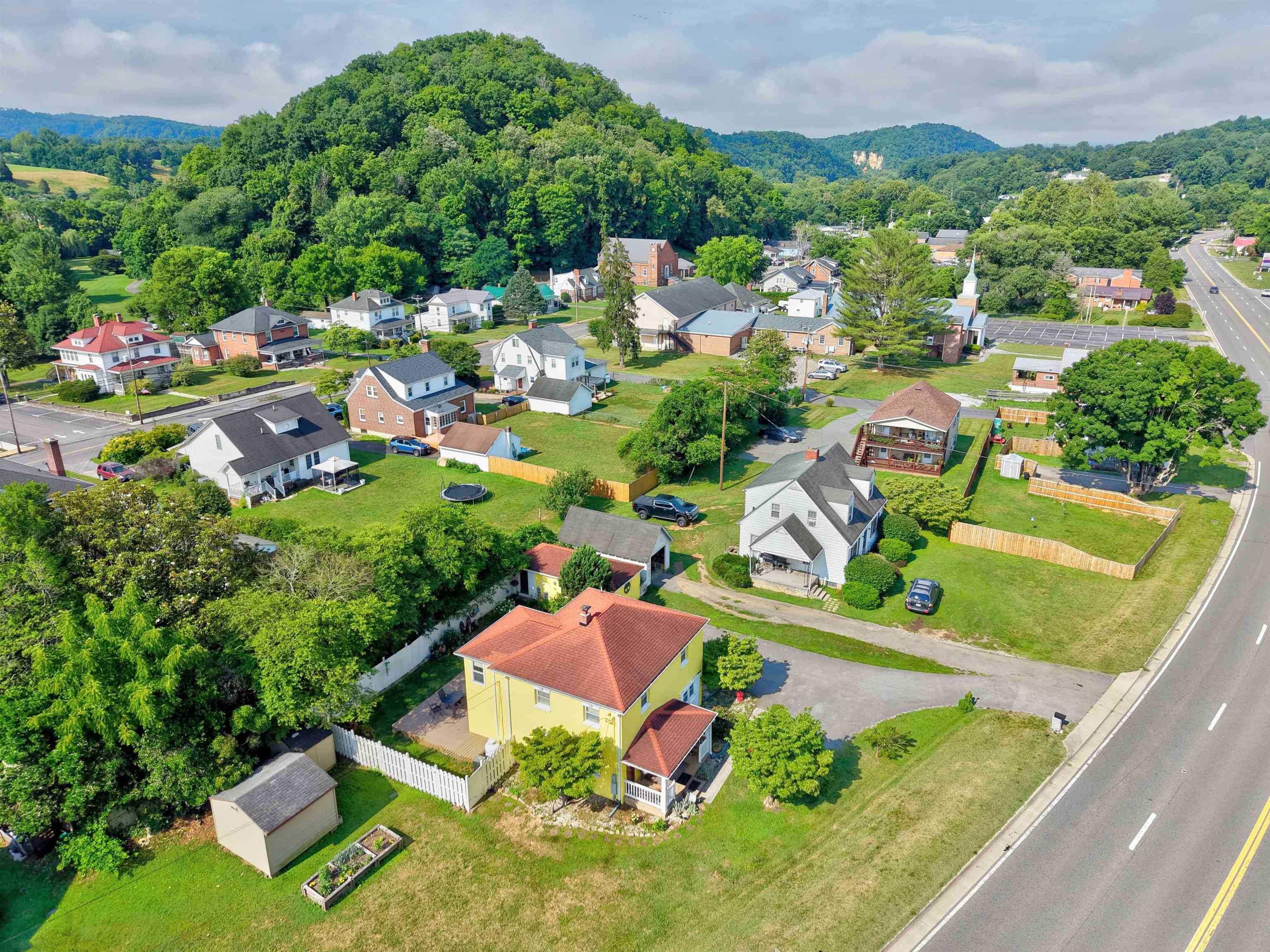 5932 Virginia Avenue Pembroke VA 24136
