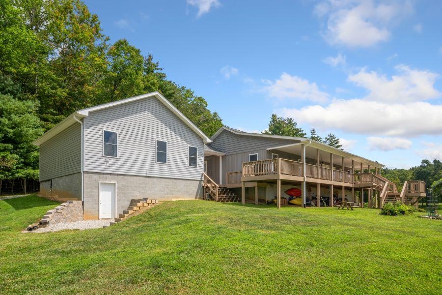 446 Good Neighbors Road NE Check VA 24072