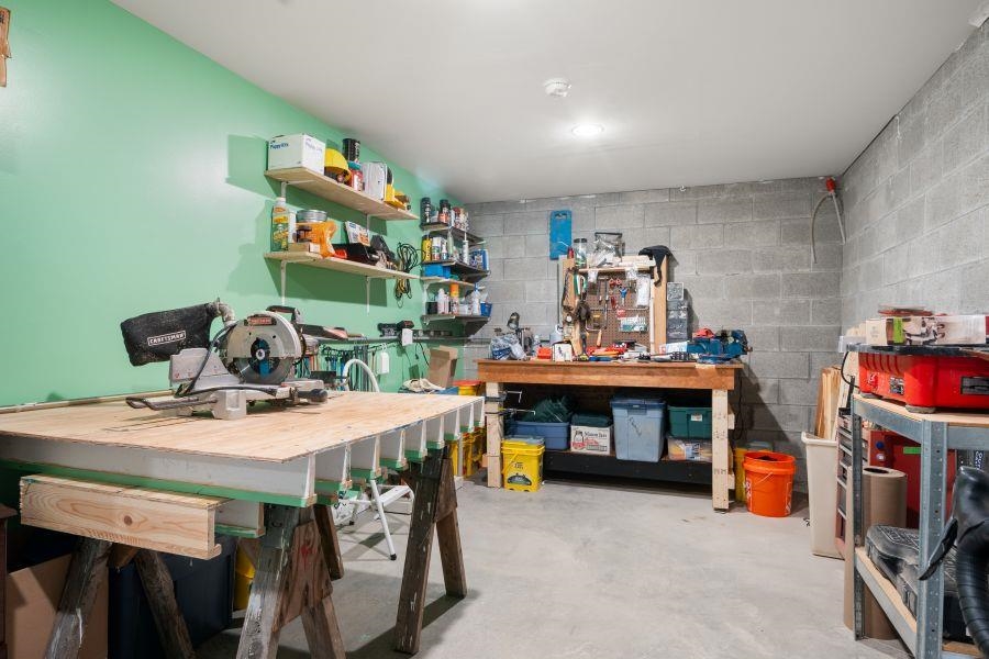 446 Good Neighbors Road NE Check VA 24072