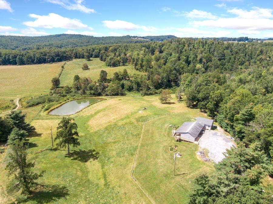 446 Good Neighbors Road NE Check VA 24072