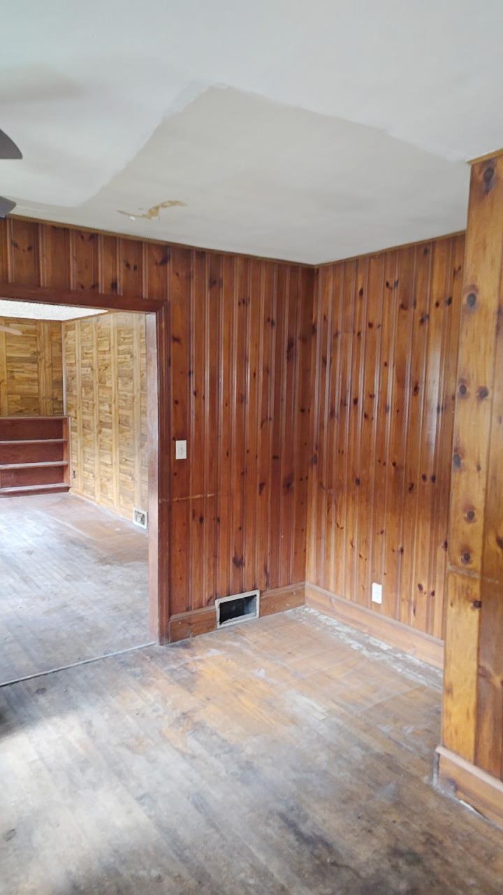 2647 Teas Road Sugar Grove VA 24375