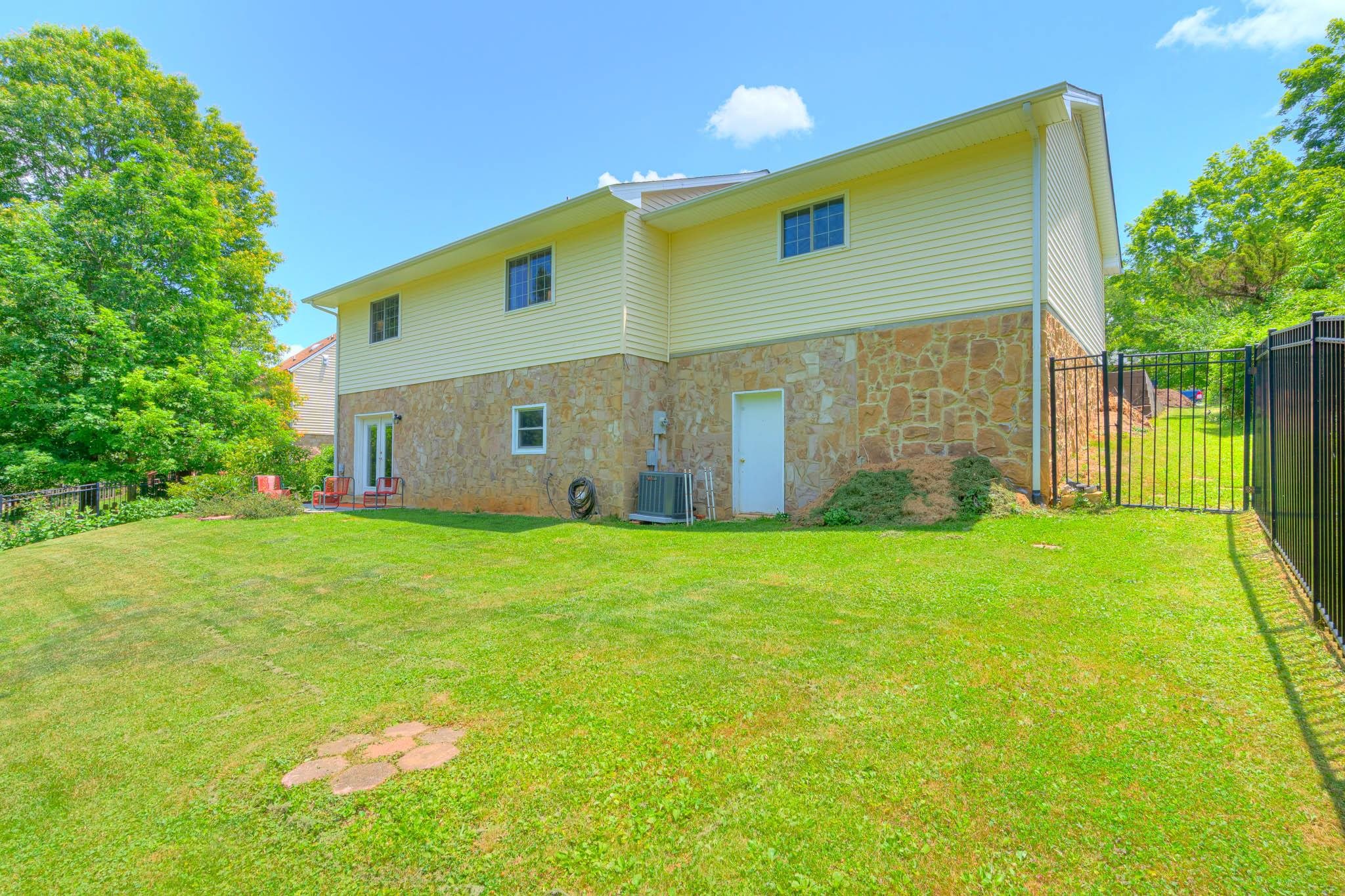 2006 Christopher Drive Blacksburg VA 24060