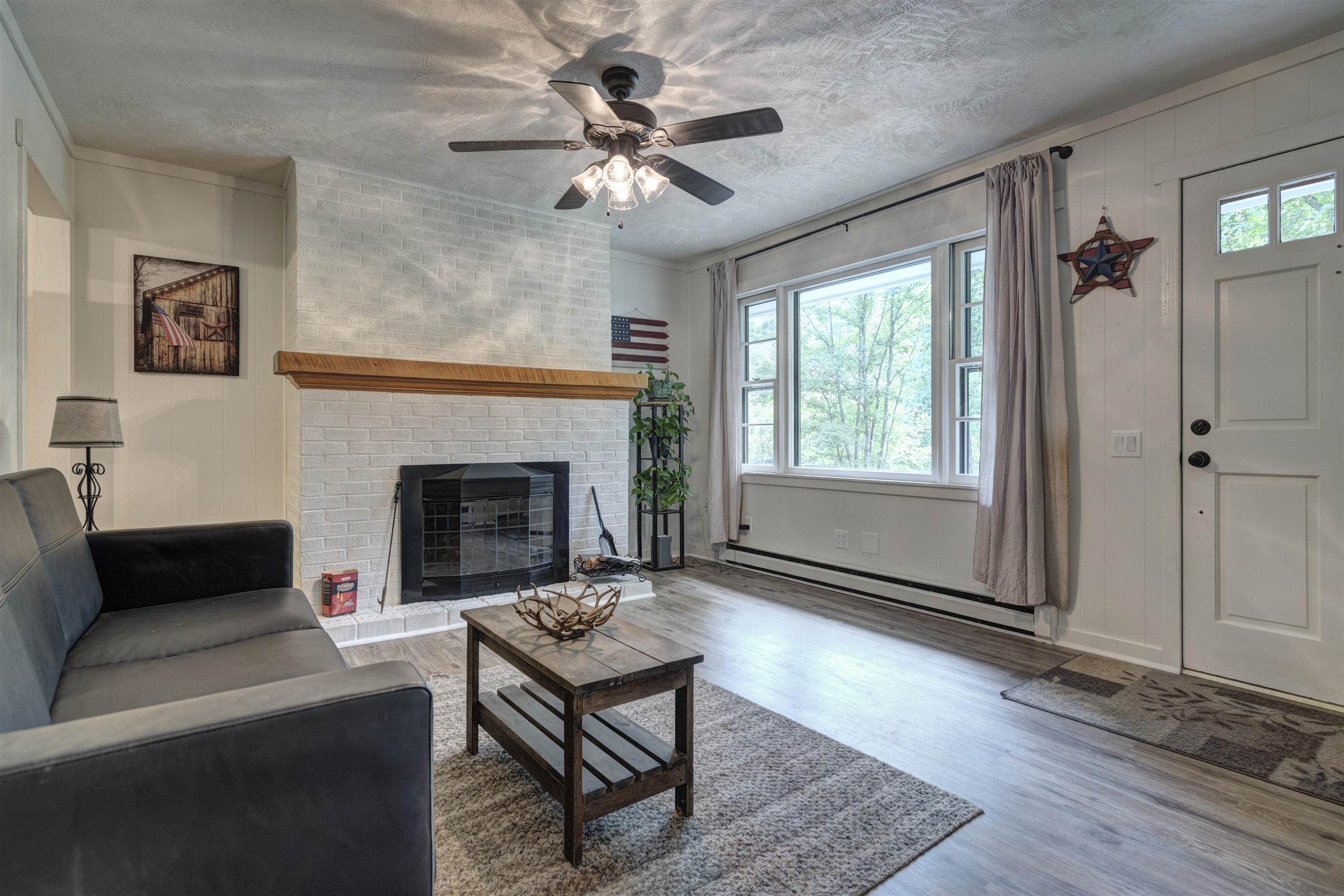 4800 Indian Valley Road NW Willis VA 24380