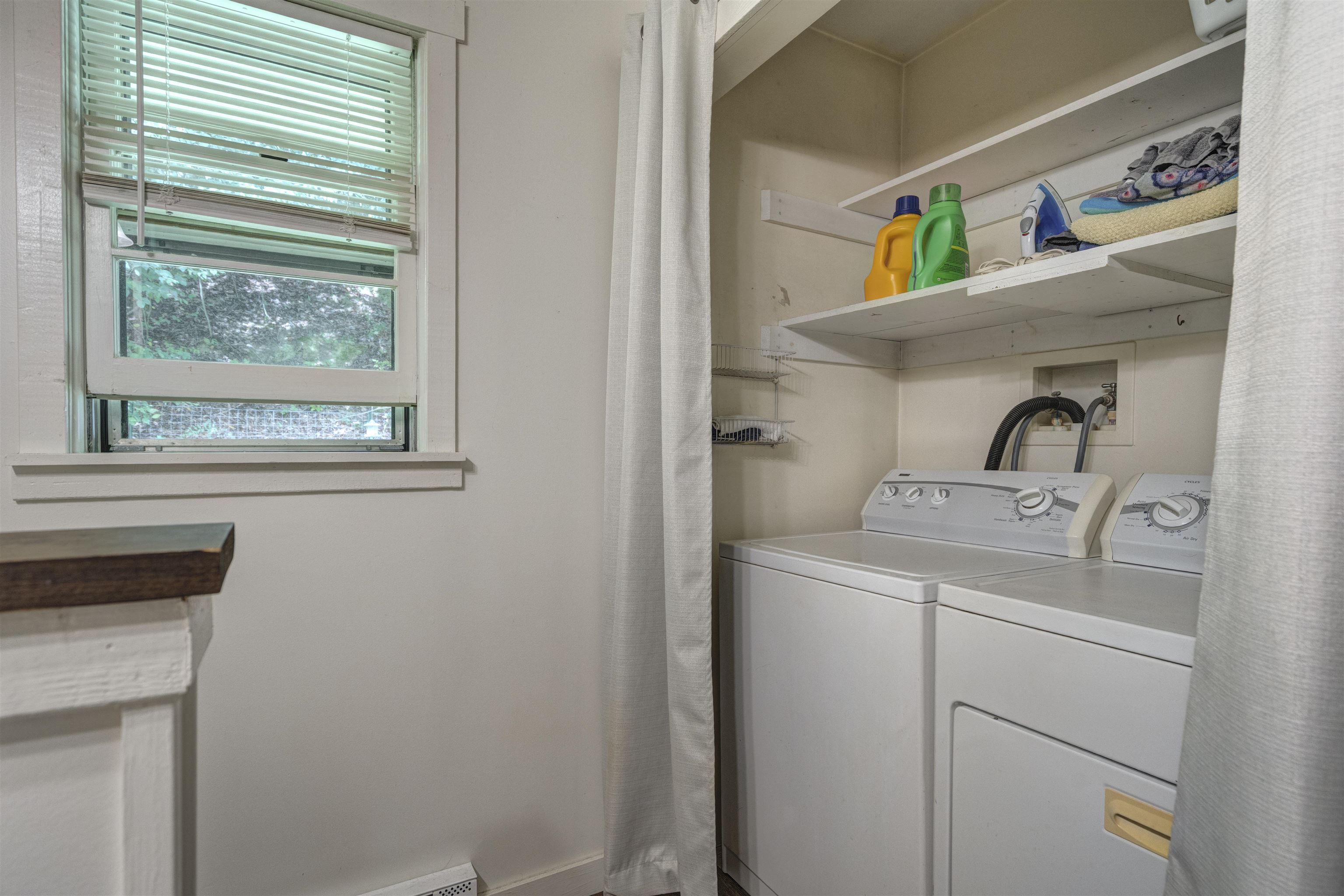 4800 Indian Valley Road NW Willis VA 24380
