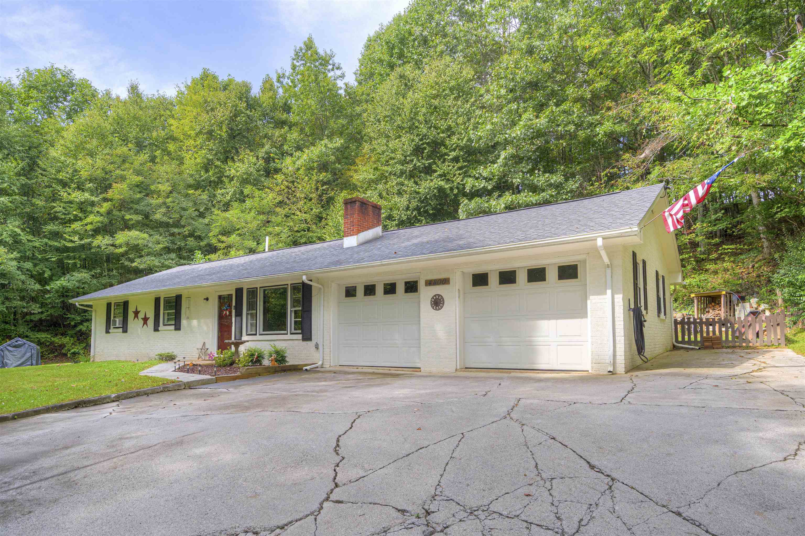 4800 Indian Valley Road NW Willis VA 24380