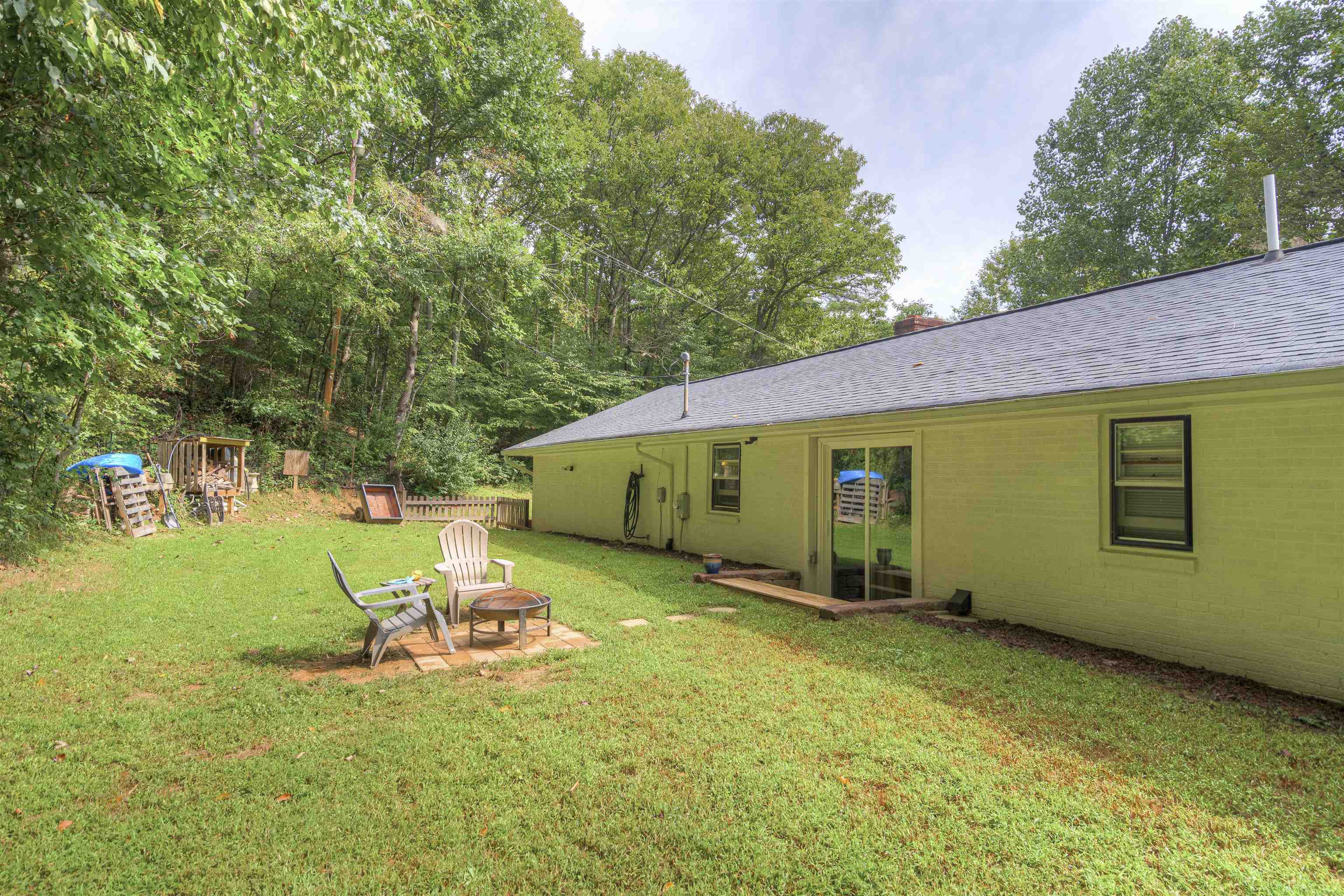 4800 Indian Valley Road NW Willis VA 24380
