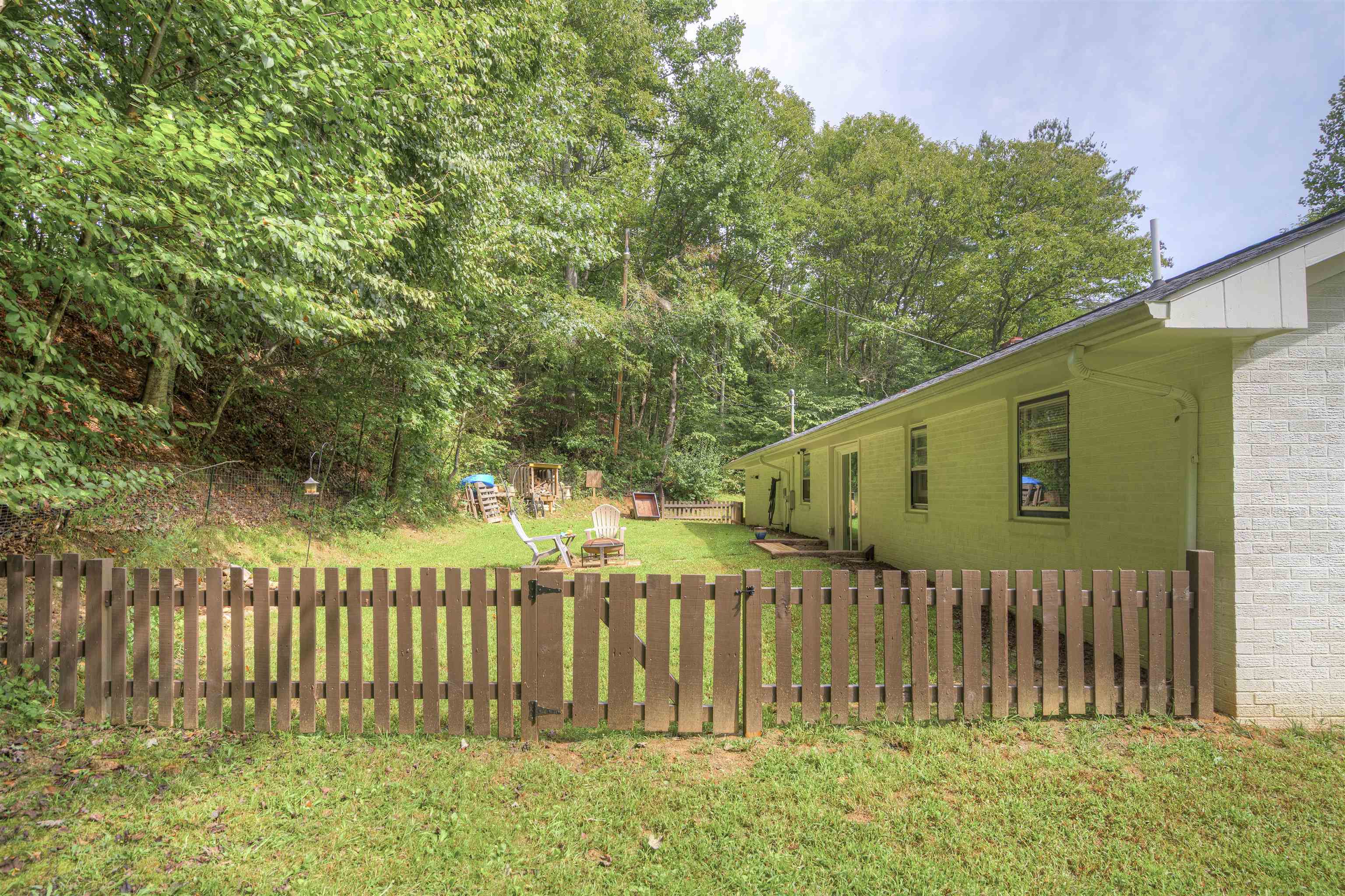 4800 Indian Valley Road NW Willis VA 24380