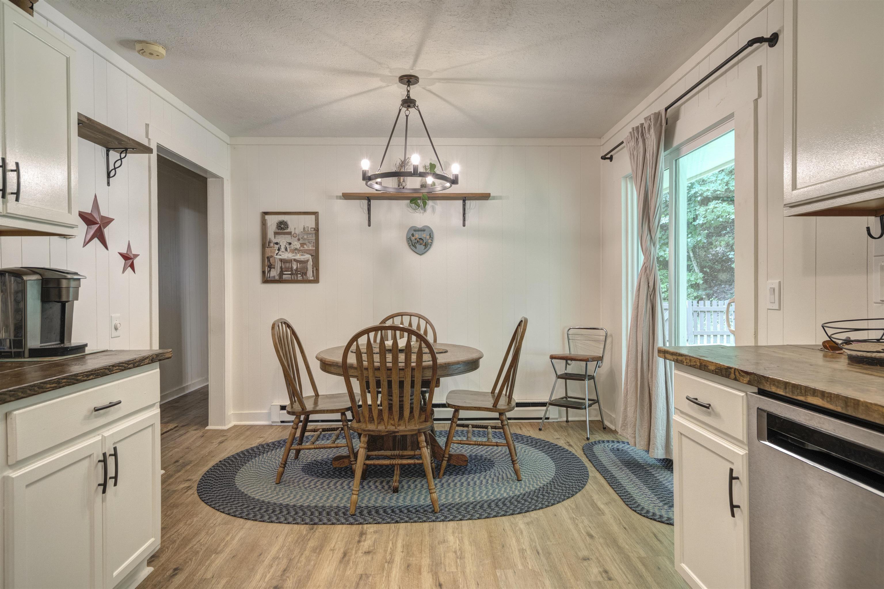 4800 Indian Valley Road NW Willis VA 24380
