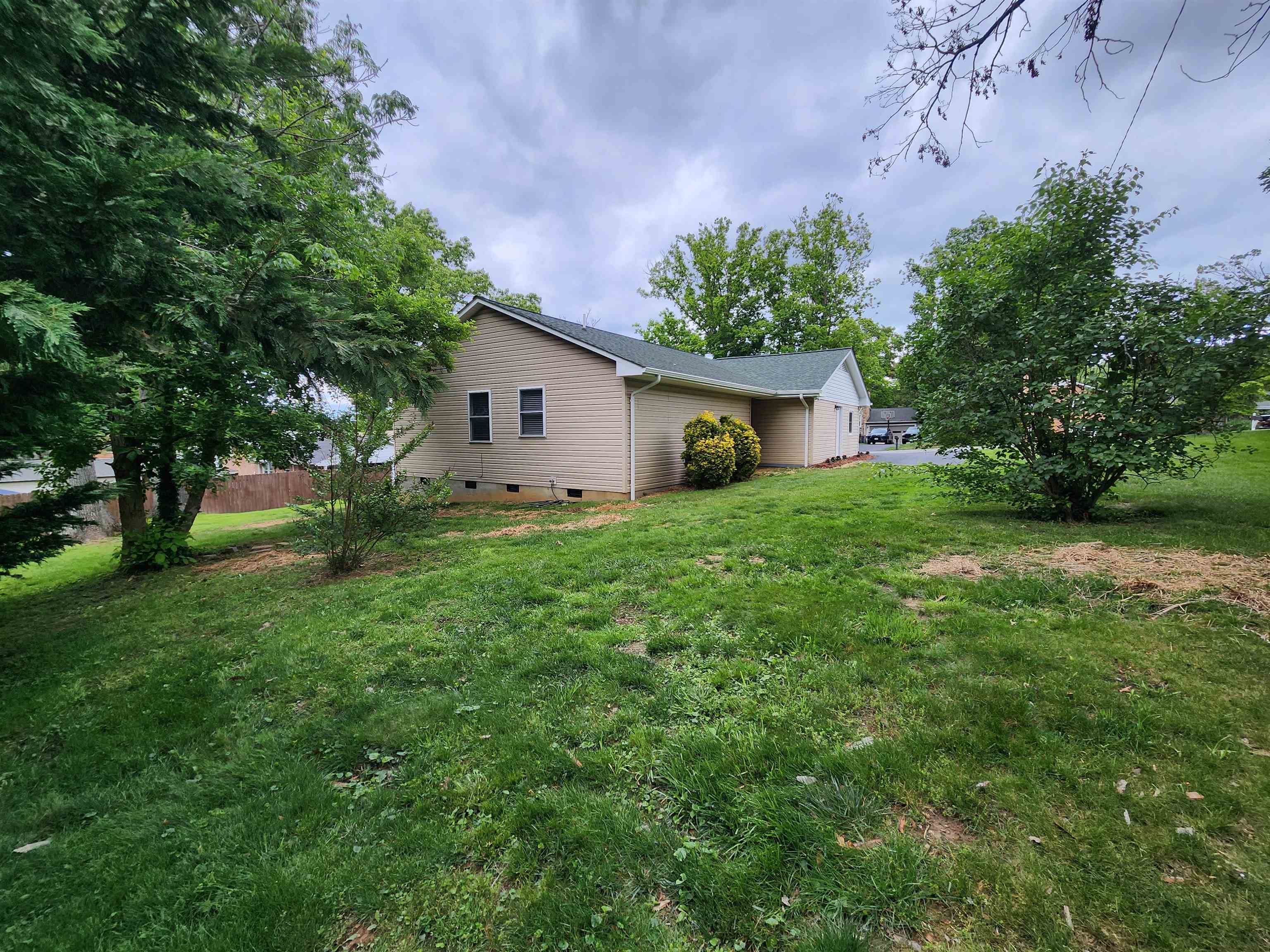 455 Chinquapin Trail SE Christiansburg VA 24073