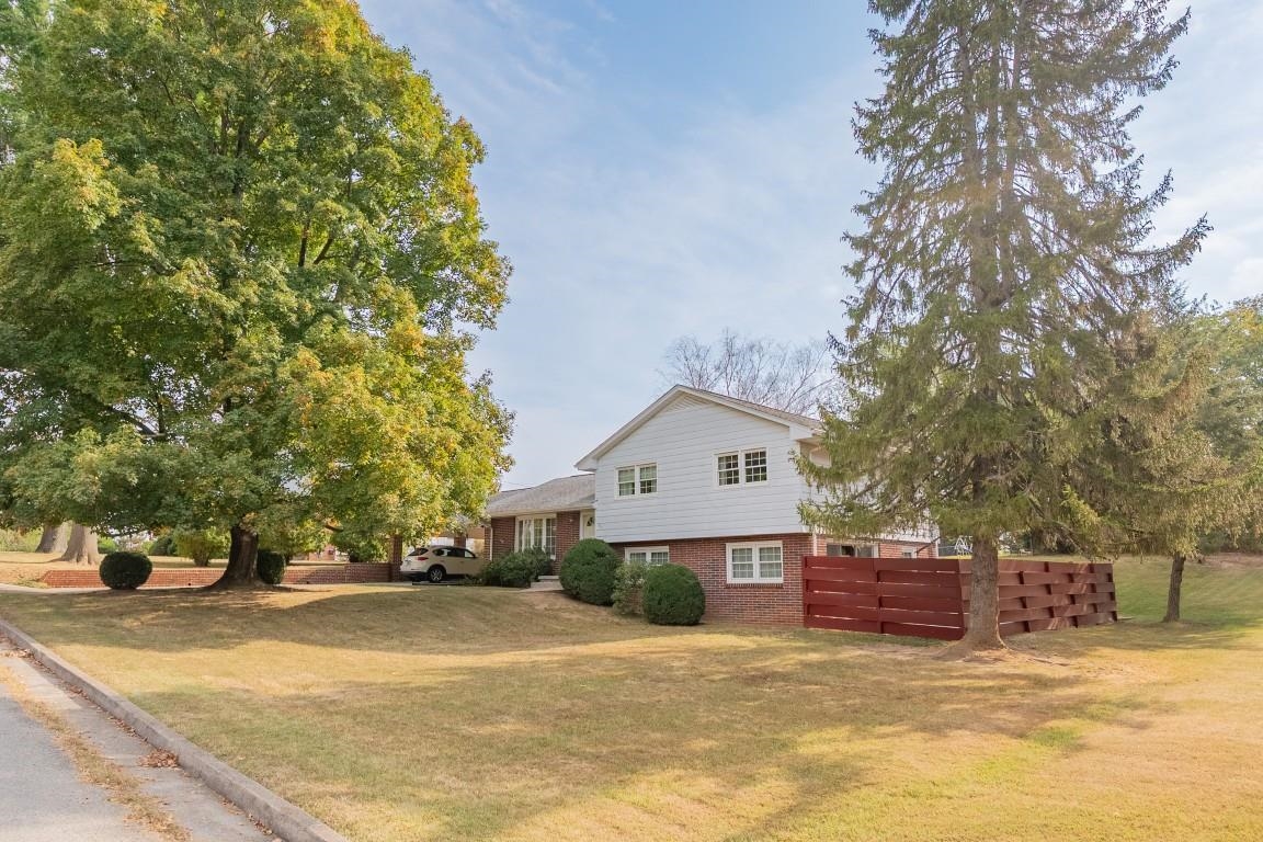 1512 8th Street Radford VA 24141