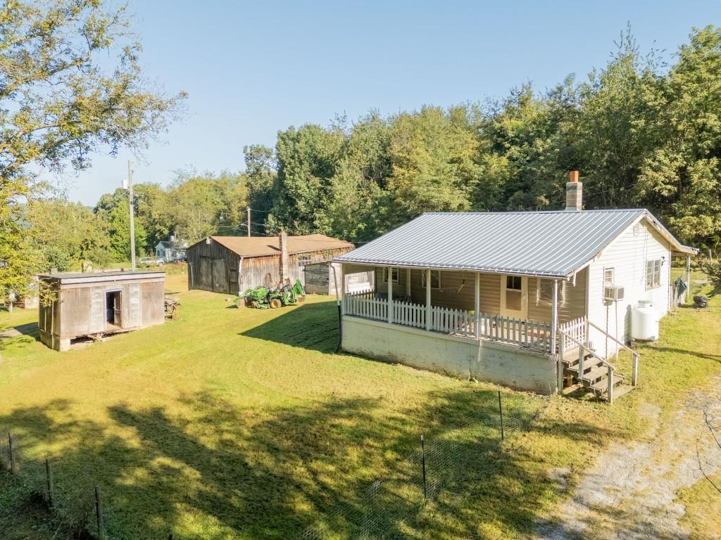 4652 Bains Chapel Road Radford VA 24141