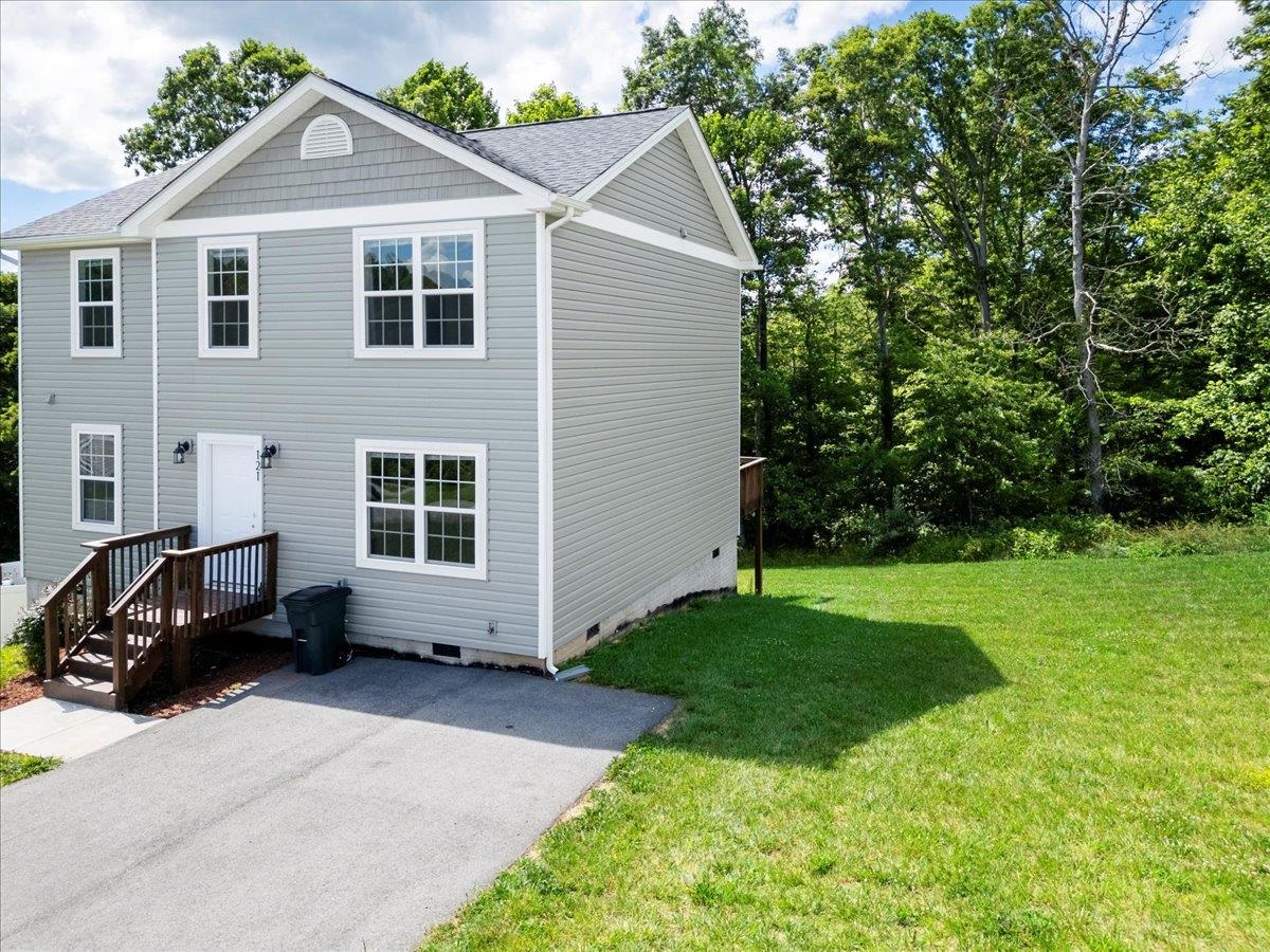 121 Prairie View Lane Pembroke VA 24136