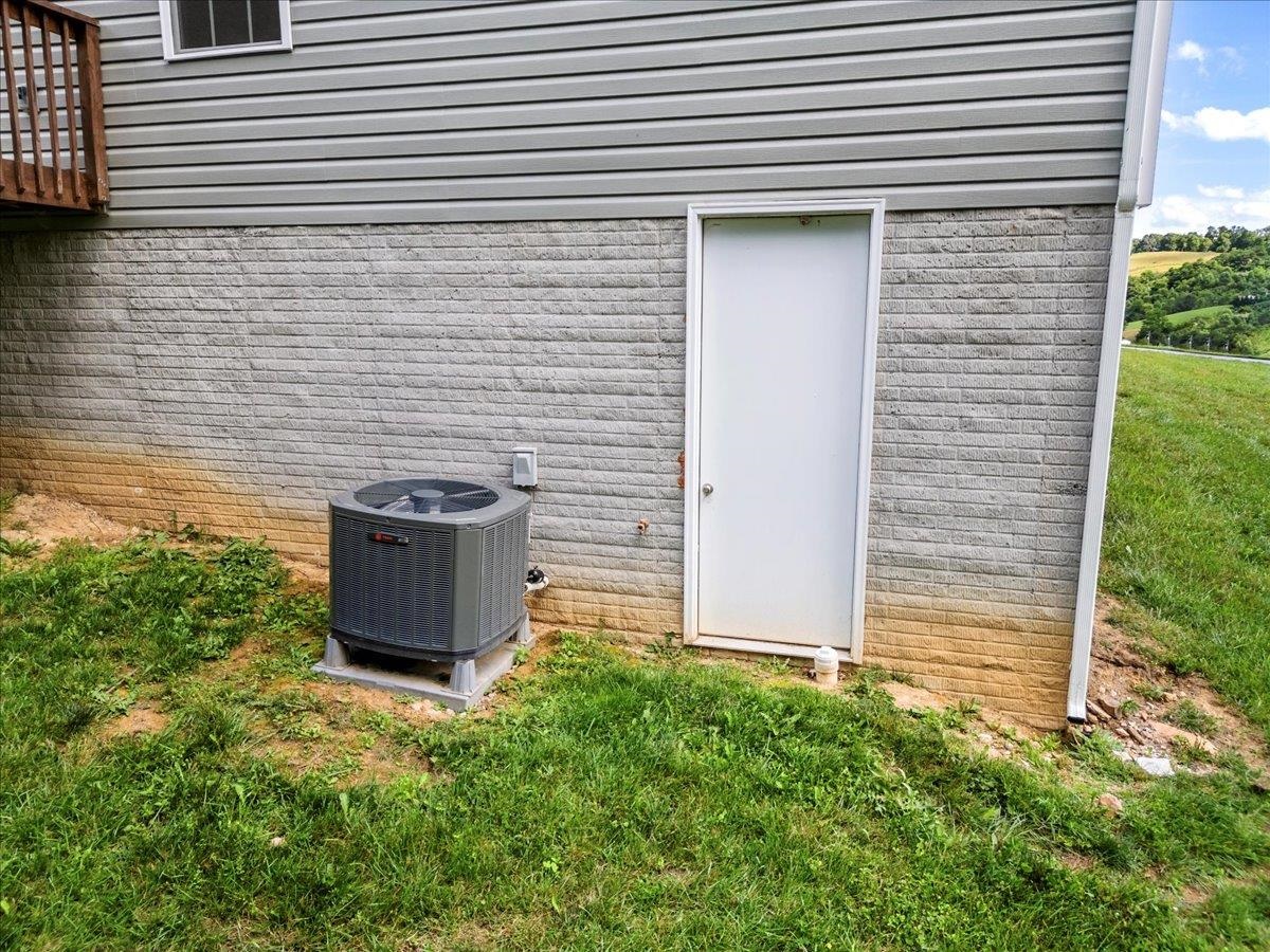 121 Prairie View Lane Pembroke VA 24136