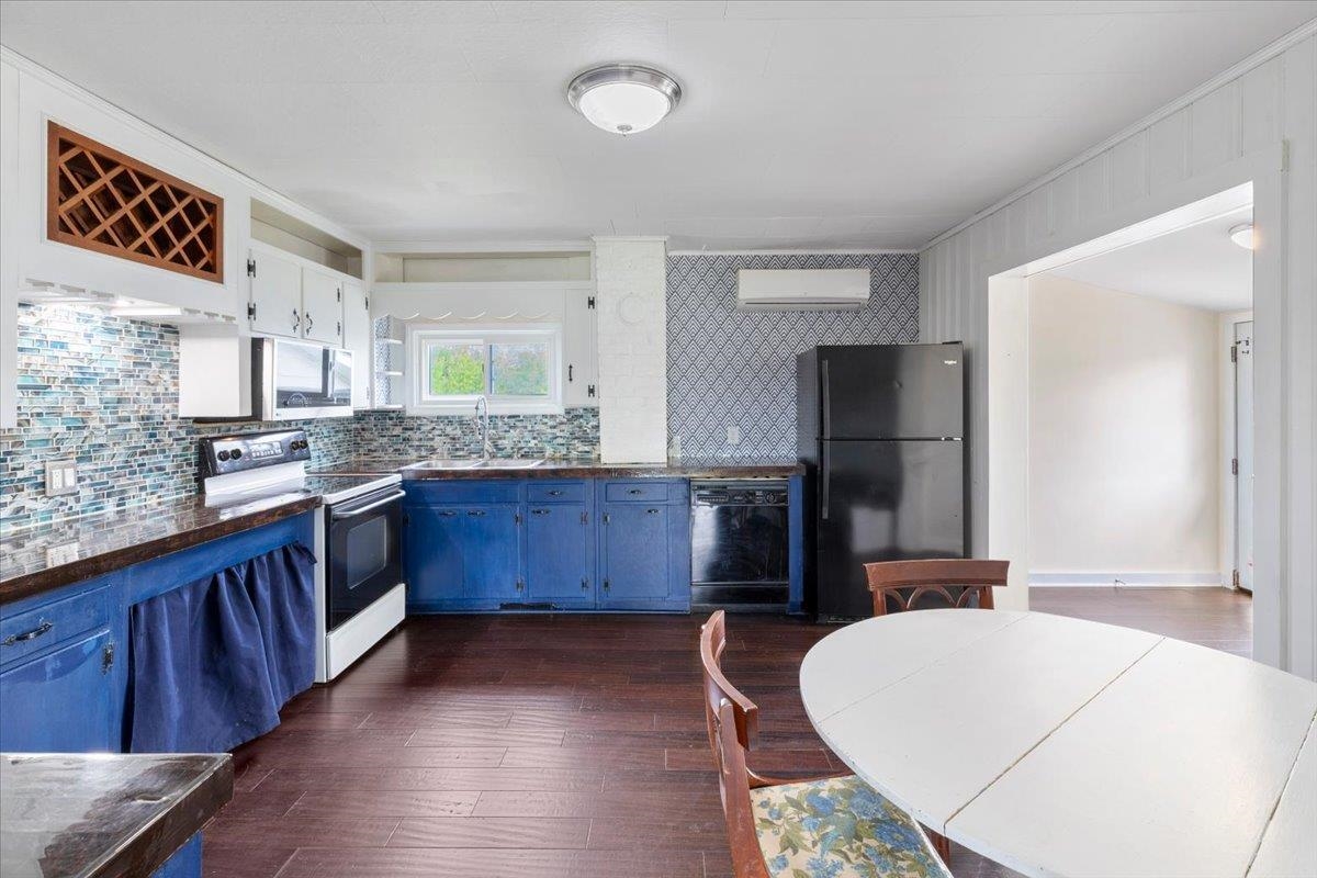 690 Harless Street Christiansburg VA 24073