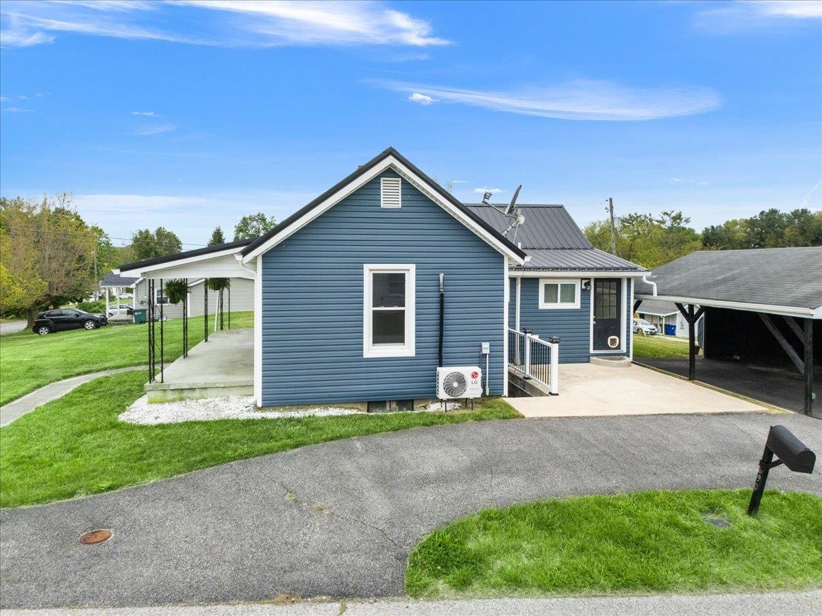 690 Harless Street Christiansburg VA 24073