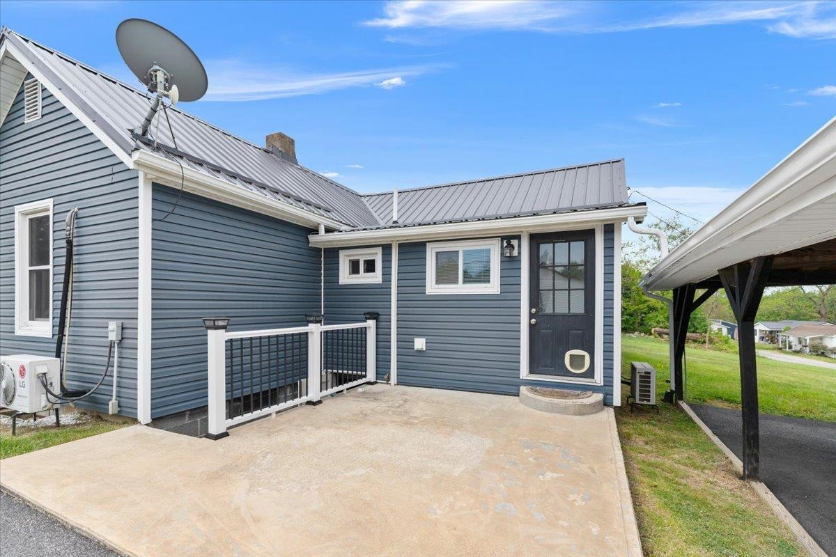 690 Harless Street Christiansburg VA 24073
