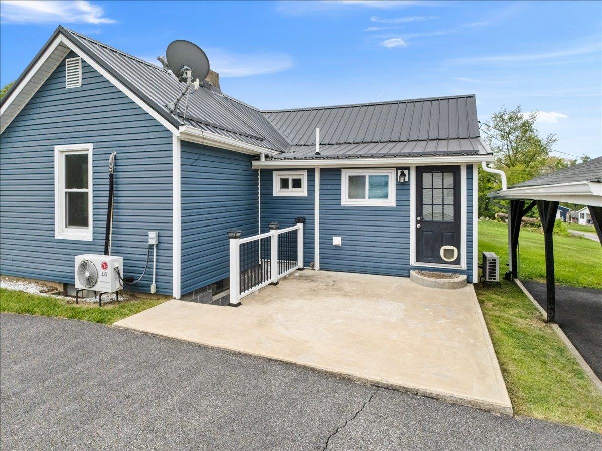 690 Harless Street Christiansburg VA 24073