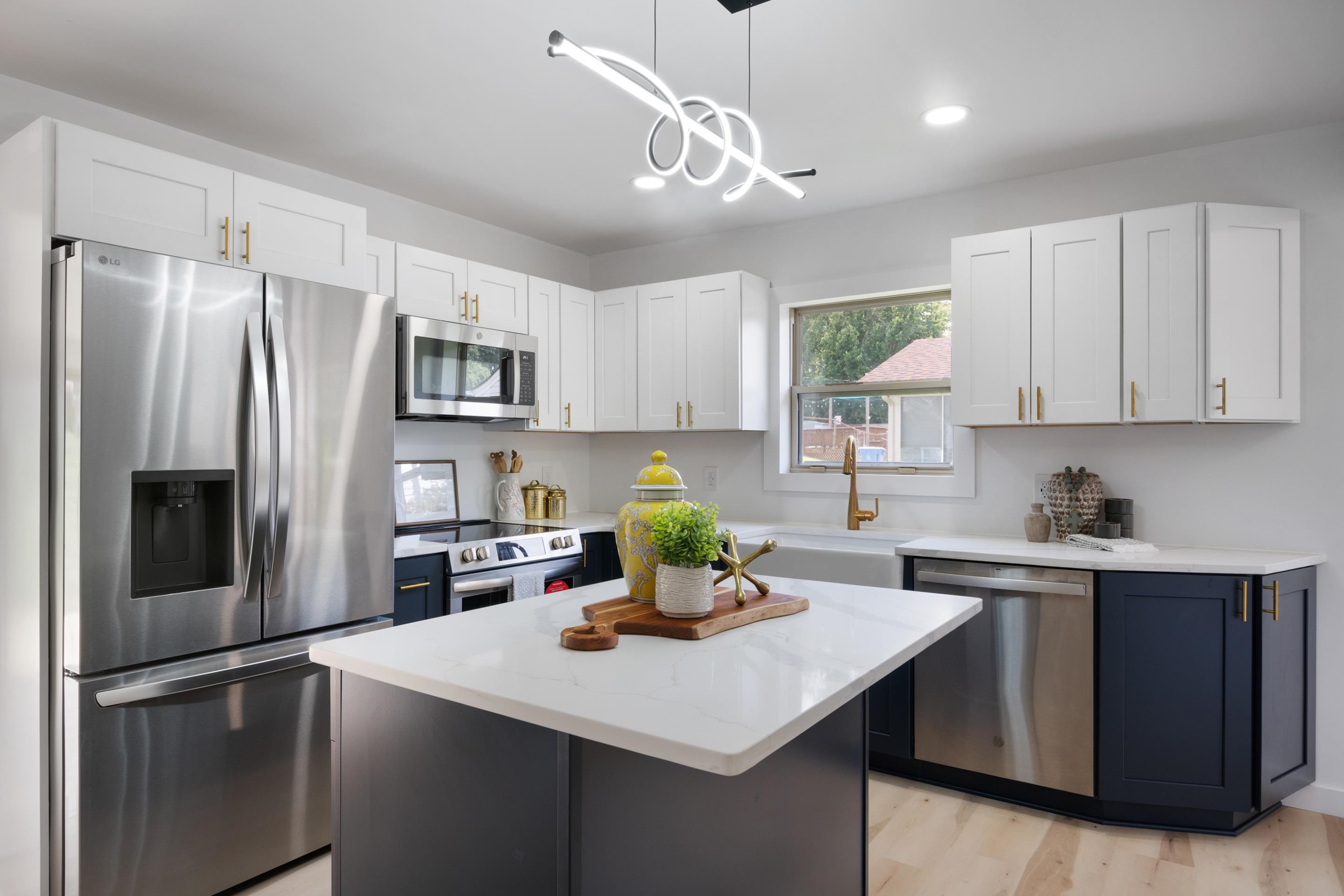 712 Eighth Street Radford VA 24141