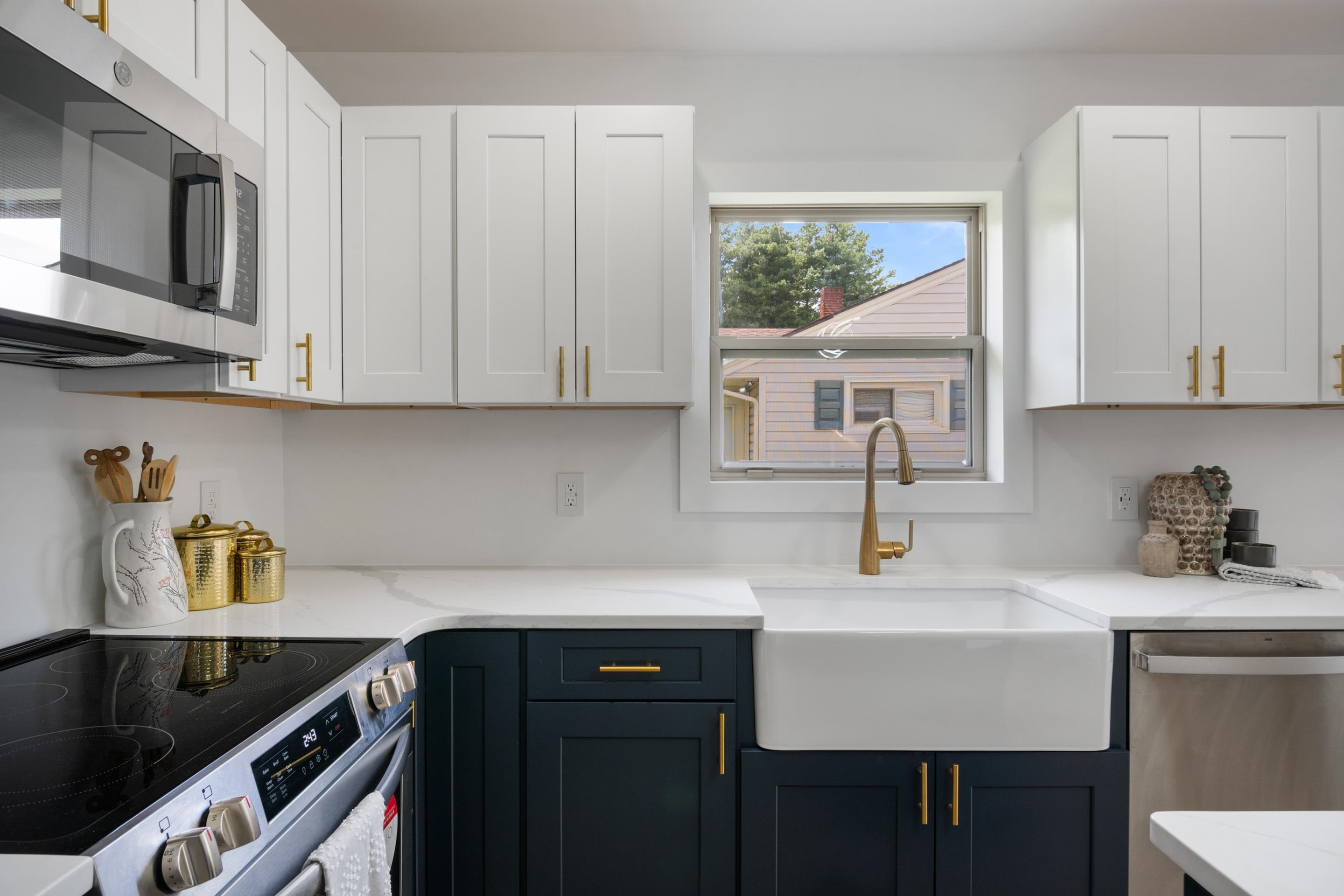 712 Eighth Street Radford VA 24141