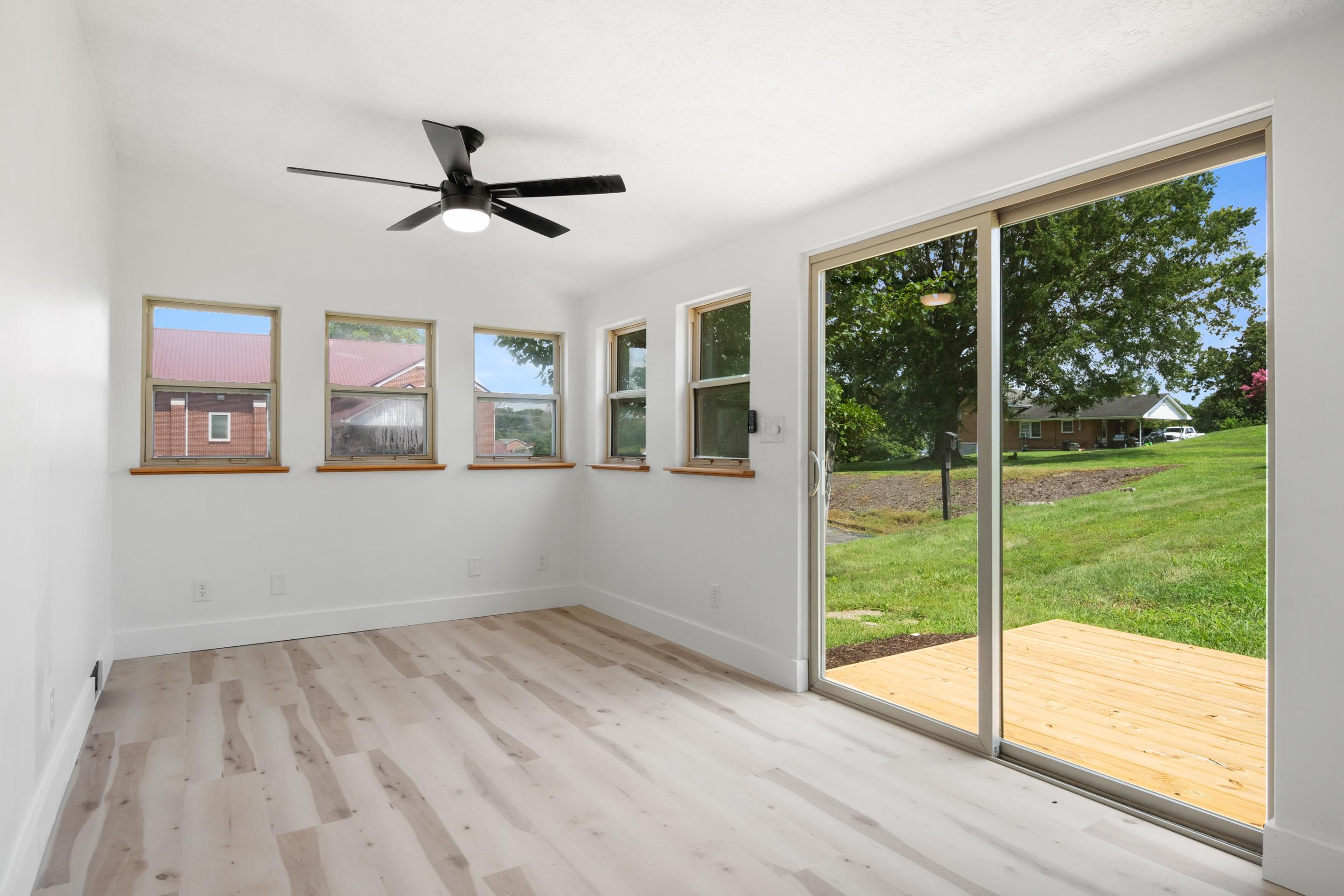 712 Eighth Street Radford VA 24141