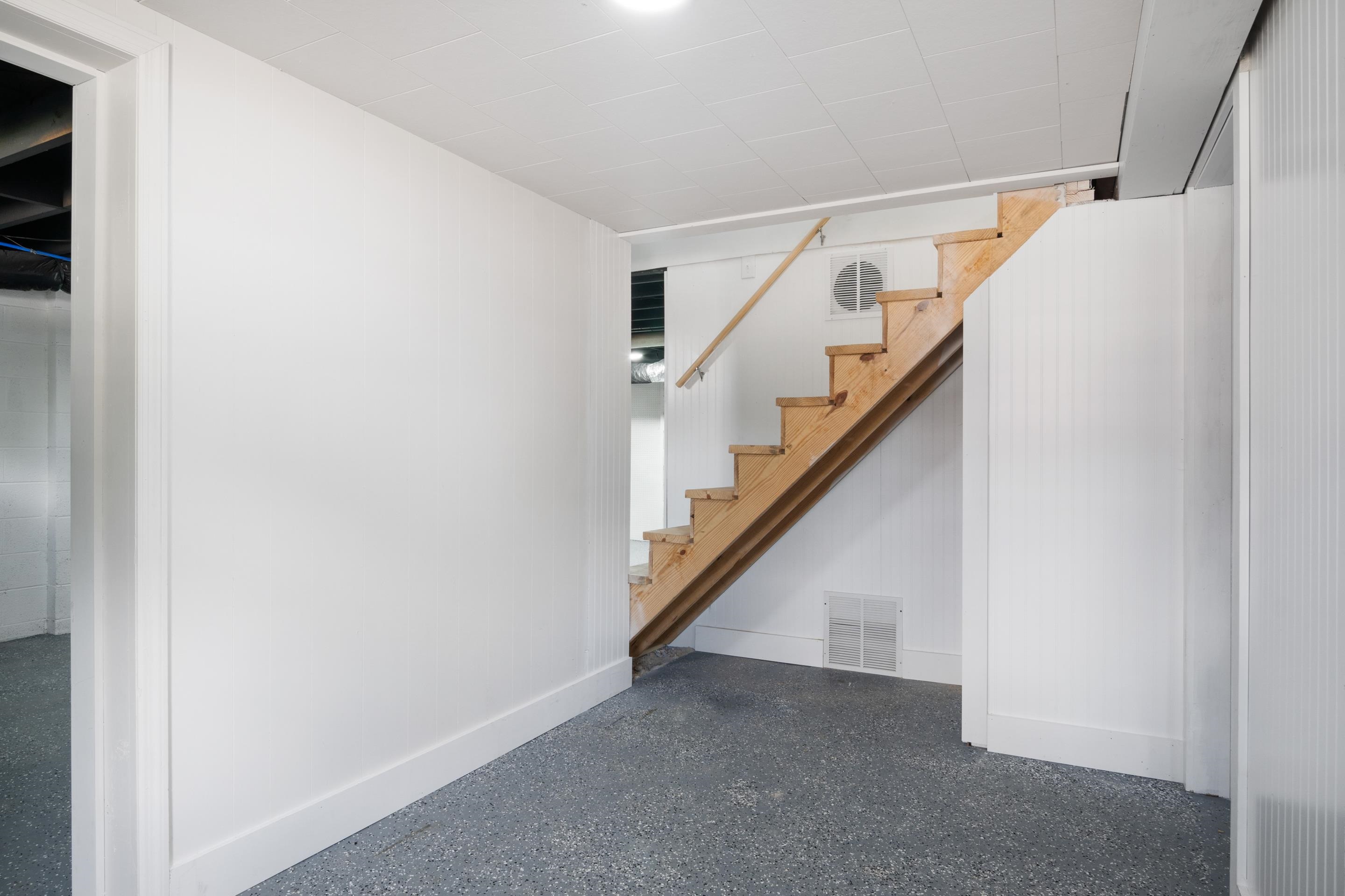 712 Eighth Street Radford VA 24141