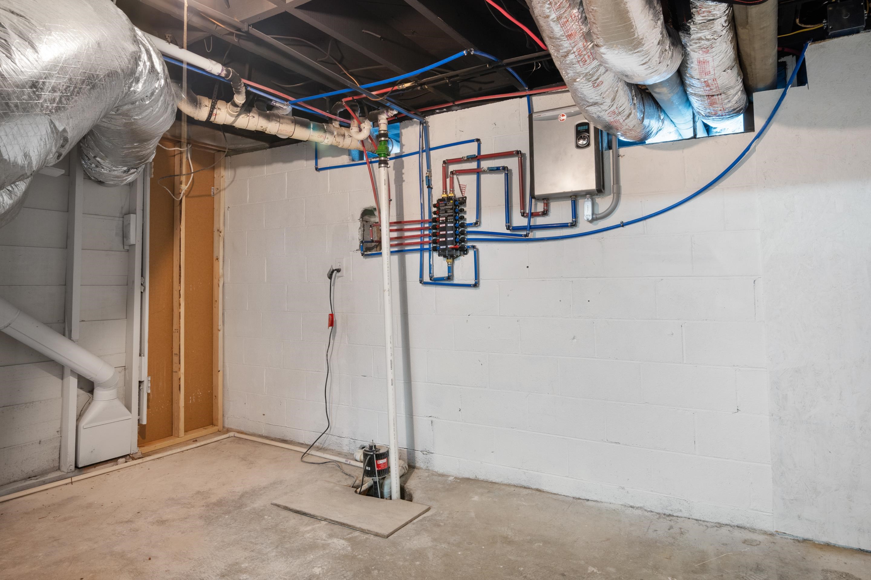 712 Eighth Street Radford VA 24141