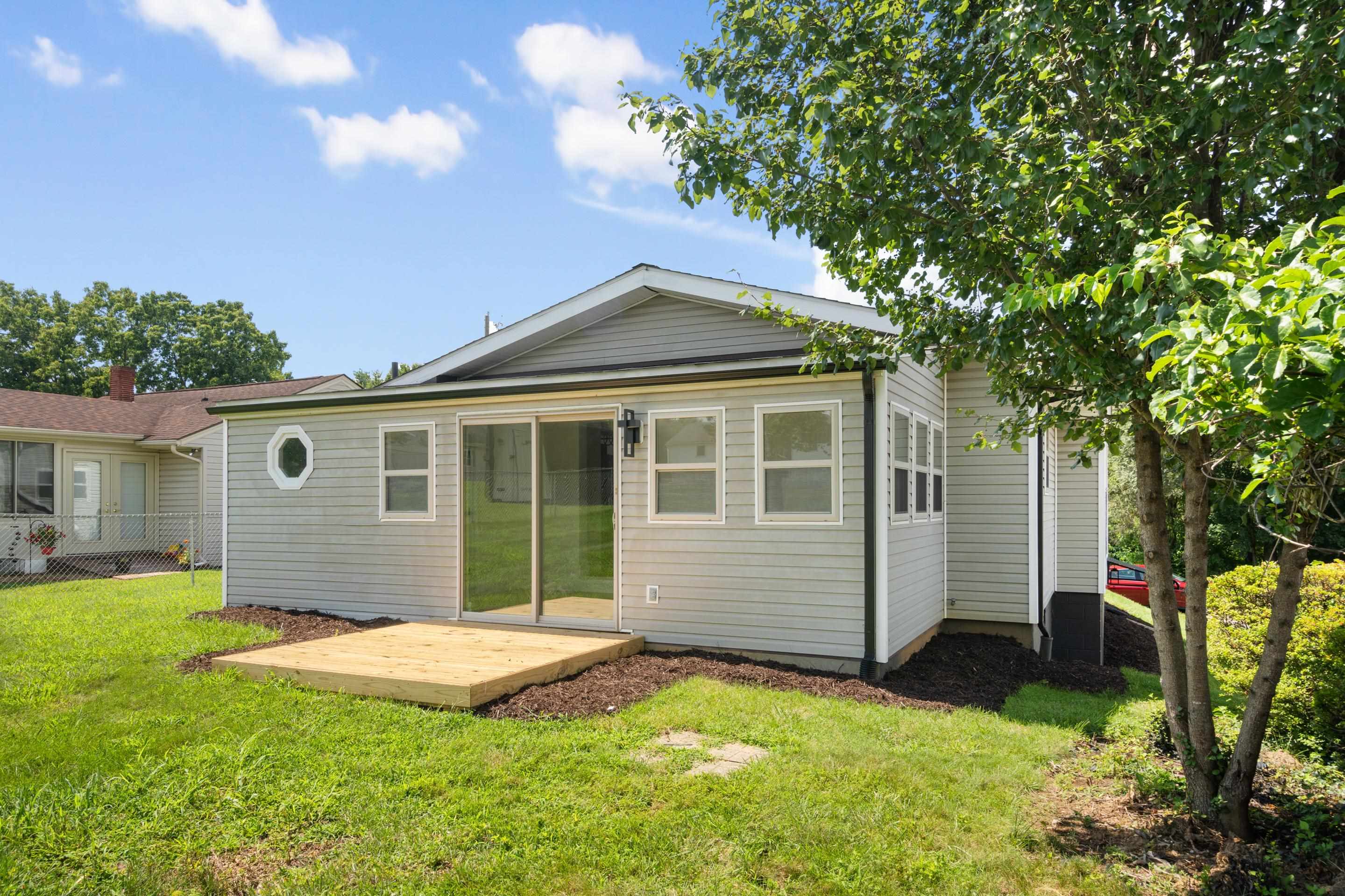 712 Eighth Street Radford VA 24141