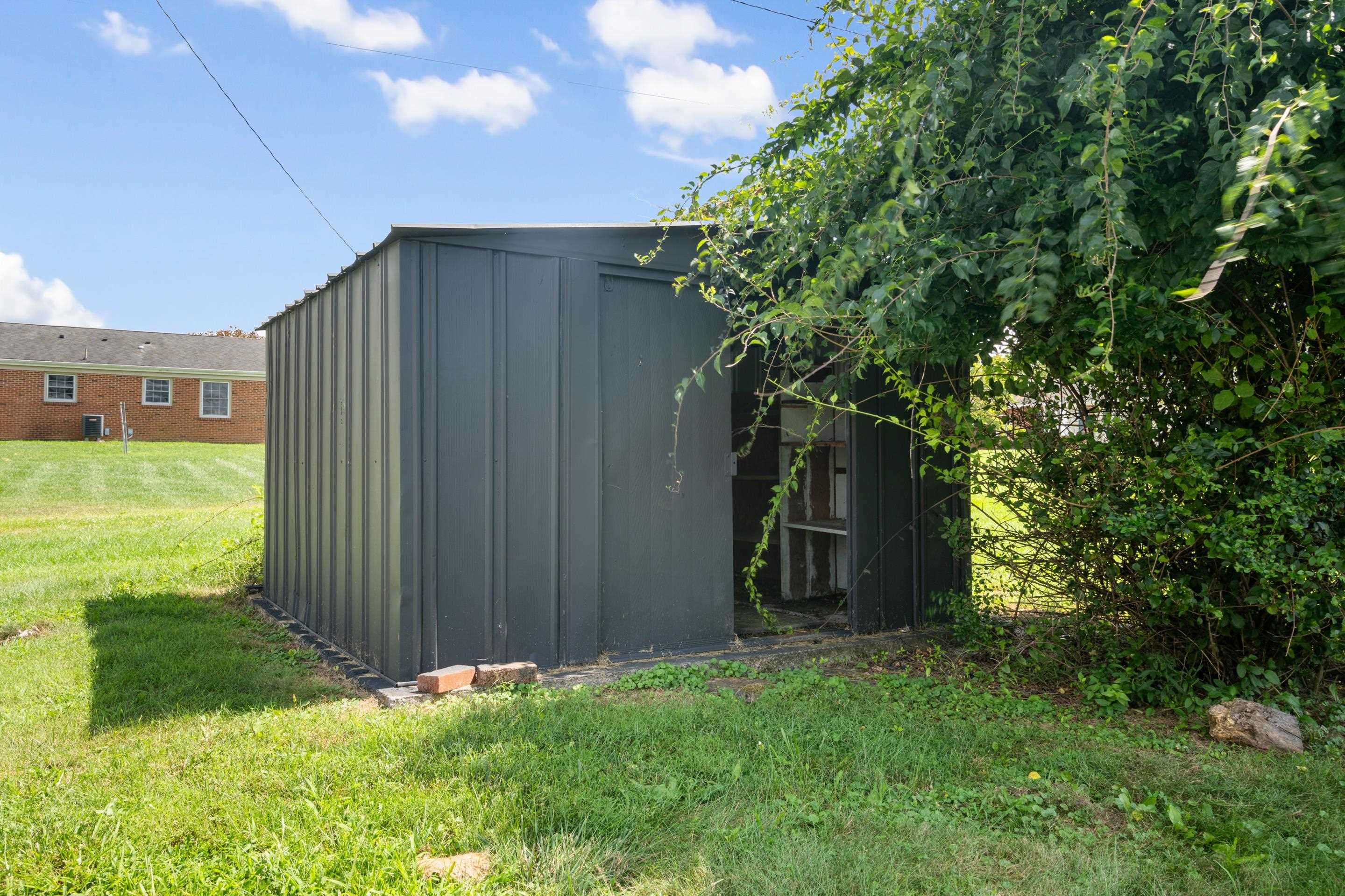 712 Eighth Street Radford VA 24141